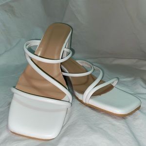 Minimalist Chunky Heeled Mules